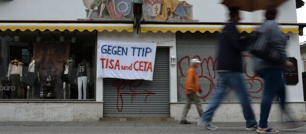 'Contra TTIP, TiSA y CETA' - Sputnik Mundo