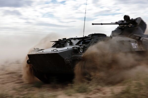 Ejercicios militares Tsentr 2015 - Sputnik Mundo