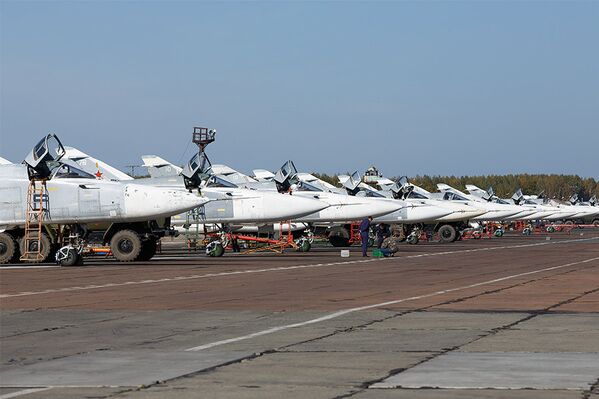 Ejercicios militares Tsentr 2015 - Sputnik Mundo