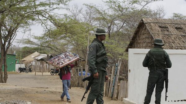 Policías venezolanos en la frontera con Columbia (archivo) - Sputnik Mundo