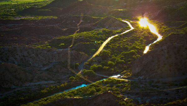 Emergencia ambiental y social en pueblo argentino por fuga de cianuro - Sputnik Mundo