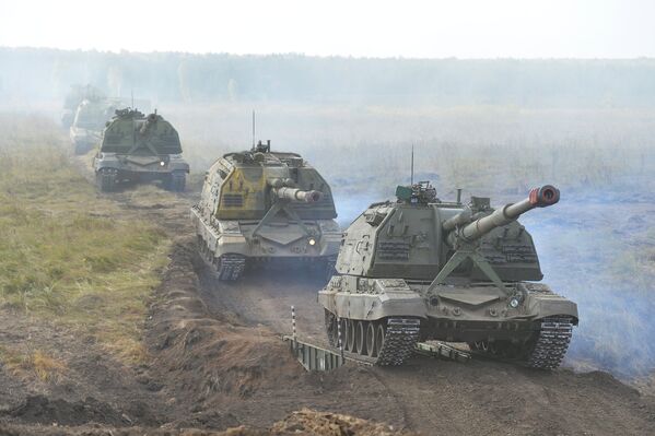 Ejercicios militares Tsentr 2015 - Sputnik Mundo