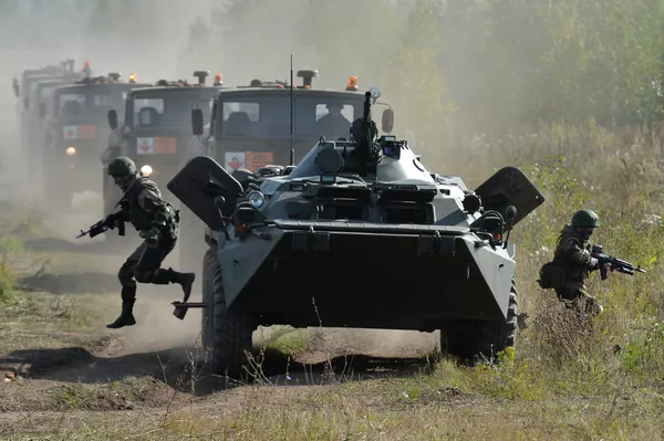 Ejercicios militares Tsentr 2015 Ejercicios militares Tsentr 2015 - Sputnik Mundo