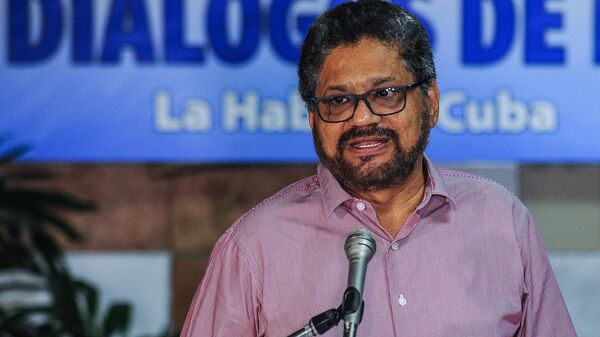 Commander of the FARC-EP leftist guerrillas Ivan Marquez reads a statement during peace talks with the Colombian government at the Convention Palace in Havana on September 11, 2015.  - Sputnik Mundo