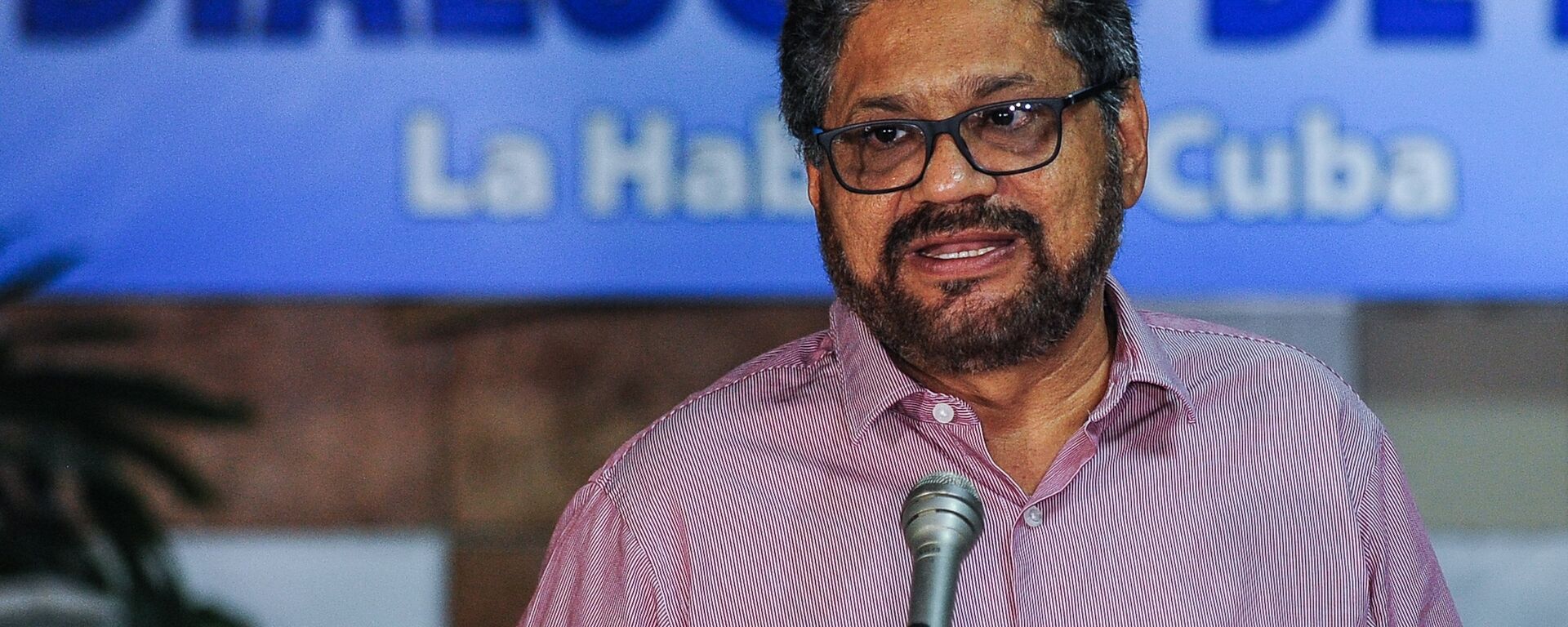 Commander of the FARC-EP leftist guerrillas Ivan Marquez reads a statement during peace talks with the Colombian government at the Convention Palace in Havana on September 11, 2015.  - Sputnik Mundo, 1920, 09.10.2019