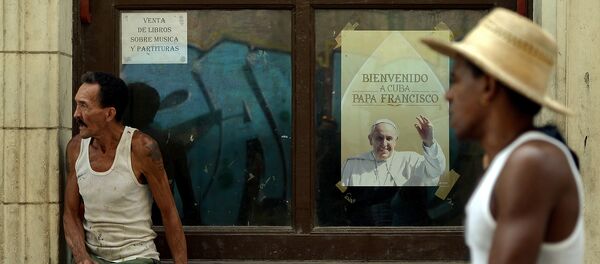 Póster con un retrato de papa Francisco en la Habana, Cuba - Sputnik Mundo