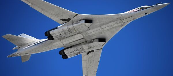 Bombardero estratégico ruso Tu-160 - Sputnik Mundo