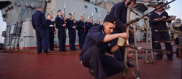 Marineros del crucero portamisiles nucleares Pedro el Grande en Tartus Marineros del crucero portamisiles nucleares Pedro el Grande en Tartus - Sputnik Mundo
