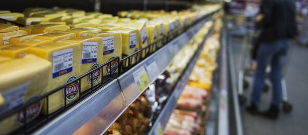 Queso ucraniano en un supermercado en Rusia - Sputnik Mundo
