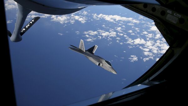 A F-22 Raptor fighter  - Sputnik Mundo