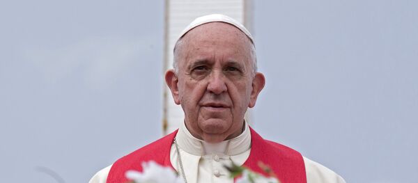 Pope Francis looks out from the Loma de la Cruz hill in Holguin, Cuba, on September 21, 2015 - Sputnik Mundo