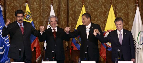 Presidente de Venezuela, Nicolás Maduro, presidente de Uruguay, Tabaré Vázquez, presidente de Ecuador, Rafael Correa, y presidente de Colombia, Juan Manuel Santos Presidente de Venezuela, Nicolás Maduro, presidente de Uruguay, Tabaré Vázquez, presidente de Ecuador, Rafael Correa, y presidente de Colombia, Juan Manuel Santos - Sputnik Mundo