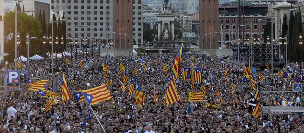 Partidarios de la independencia durante el acto final de la campaña para las elecciones catalanas - Sputnik Mundo