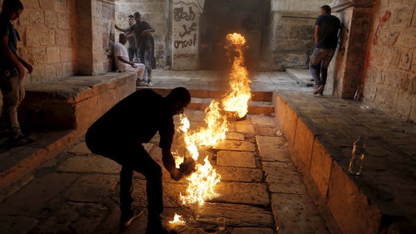 Enfrentamientos entre fuerzas israelíes y palestinos en Explanada de las Mezquitas Enfrentamientos entre fuerzas israelíes y palestinos en Explanada de las Mezquitas - Sputnik Mundo