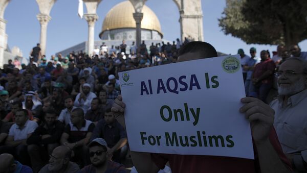 Demostraciones cerca de la Cúpula de la Roca después de los choques en la Explanada de las Mezquitas - Sputnik Mundo