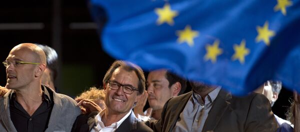 El presidente de Cataluña, Artur Ma y la cabeza de lista de 'Junts pel Si', Raül Romeva El presidente de Cataluña, Artur Ma y la cabeza de lista de 'Junts pel Si', Raül Romeva - Sputnik Mundo