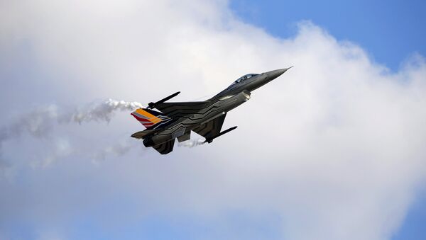 Caza F-16 de las Fuerzas Aéreas de Bélgica - Sputnik Mundo