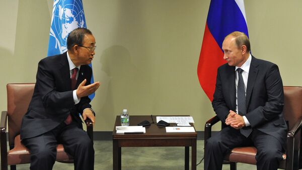 Secretario general de la ONU, Ban Ki-moon y presidente de Rusia, Vladímir Putin - Sputnik Mundo