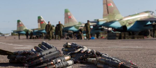 Su-25 de las Fuerzas Armadas de Bielorrusia - Sputnik Mundo