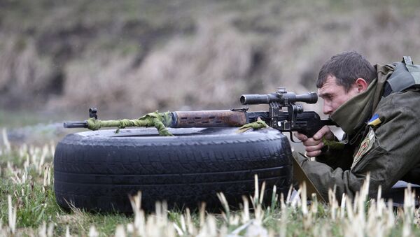 Combatiente ucraniano del batallón voluntario Donbás - Sputnik Mundo