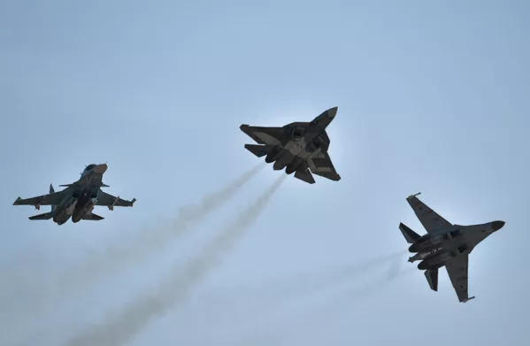 El T-50 es un caza de características únicas El T-50 es un caza de características únicas - Sputnik Mundo