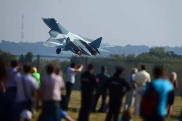 El T-50 es un caza de características únicas El T-50 es un caza de características únicas - Sputnik Mundo