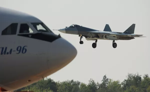 El T-50 es un caza de características únicas El T-50 es un caza de características únicas - Sputnik Mundo