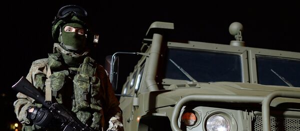 Soldado ruso en el equipo de combate Rátnik - Sputnik Mundo