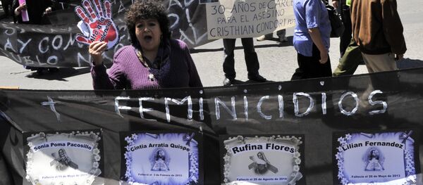 Participantes de CIDEM (Centro de Información y Desarrollo de la Mujer) protestan en La Paz en el Día Internacional de la Eliminación de la Violencia contra la Mujer, Bolivia Participantes de CIDEM (Centro de Información y Desarrollo de la Mujer) protestan en La Paz en el Día Internacional de la Eliminación de la Violencia contra la Mujer, Bolivia - Sputnik Mundo