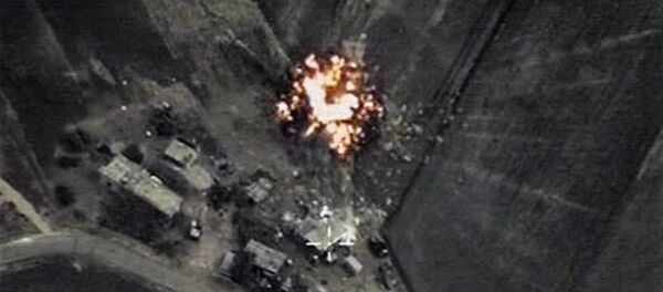 Aviación rusa bombardea posiciones de EI - Sputnik Mundo