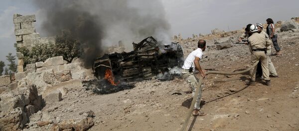 Consecuencias de los ataques aéreos rusos (según activistas) en Idlib, Siria - Sputnik Mundo