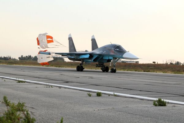 Grupo aéreo ruso en el aeródromo sirio de Hmeymim Grupo aéreo ruso en el aeródromo sirio de Hmeymim - Sputnik Mundo