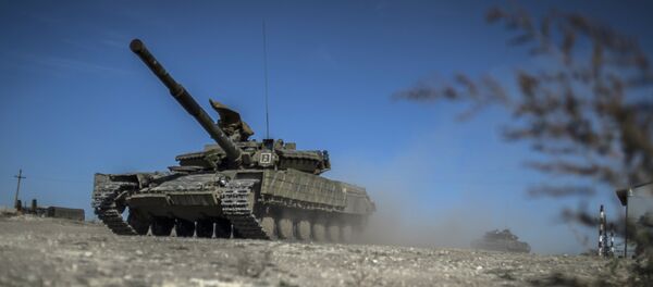 Retirada de armas de menos de 100 mm de calibre de la línea separación en la RPL, el 3 de octubre, 2015 - Sputnik Mundo