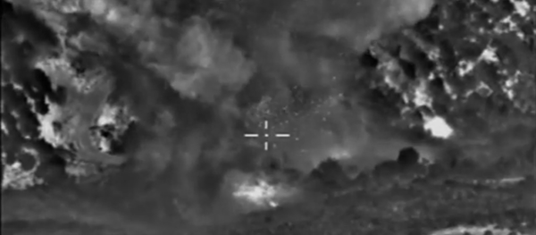 Aviación rusa bombardea objetivos del EI en Ildib y Raqqa - Sputnik Mundo