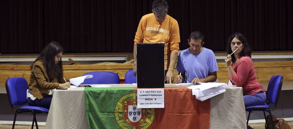 Un colegio electoral en Portugal - Sputnik Mundo