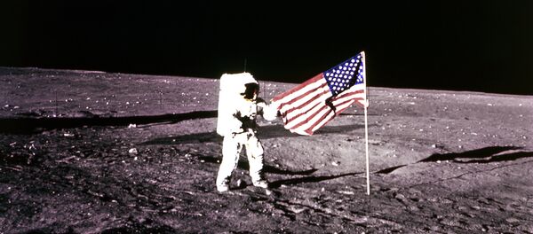 Un astronauta en la Luna (imagen ilustrativa) - Sputnik Mundo