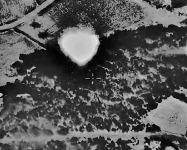 Aviación rusa ataca las posiciones del Estado Islámico en Siria - Sputnik Mundo