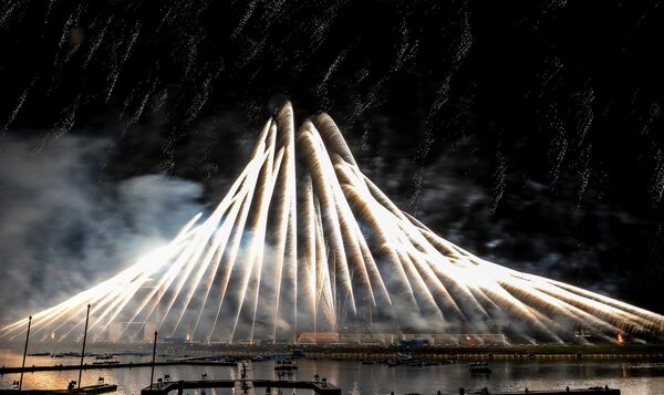 El festival “Círculo de Luz” entra en los récord Guinness - Sputnik Mundo