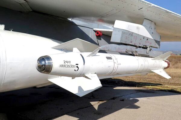 Kh-25L (AS-10 Karen, según clasificación de la OTAN) - Sputnik Mundo