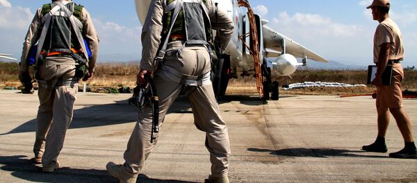 Pilotos rusos en el aeródromo de Hmeymim en Siria - Sputnik Mundo