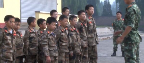 Campamento militar contra la adicción a internet - Sputnik Mundo