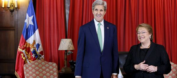 Secretario de Estado de EEUU John Kerry y presidenta de Chile Michelle Bachelet Secretario de Estado de EEUU John Kerry y presidenta de Chile Michelle Bachelet - Sputnik Mundo