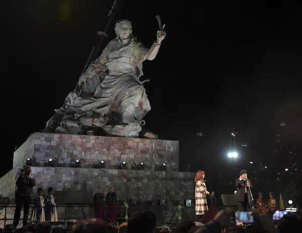 La estatua de la generala Juana Azurduy, la heroina de la independencia La estatua de la generala Juana Azurduy, la heroina de la independencia - Sputnik Mundo