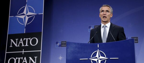 NATO Secretary General Jens Stoltenberg addresses a news conference during a NATO defence ministers meeting at the Alliance headquarters in Brussels, Belgium October 8, 2015. - Sputnik Mundo