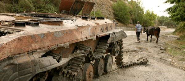 Tsjinval, capital de Osetia del Sur, en agosto de 2008 (archivo) - Sputnik Mundo