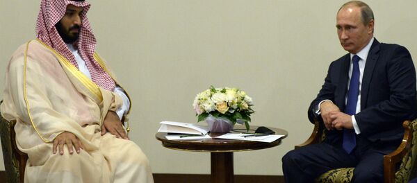 Ministro de Defensa de Arabia Saudí, Mohamed bin Salman y presidente de Rusia, Vladímir Putin - Sputnik Mundo