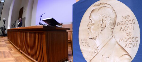The laureate medal featuring the portrait of Alfred Nobel - Sputnik Mundo
