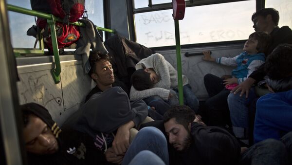 Acogida poco cariñosa. Inmigrantes en Europa - Sputnik Mundo