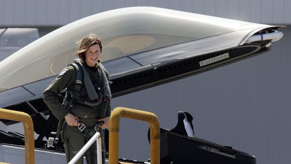 Flores del cielo: mujeres pilotos de cazas - Sputnik Mundo