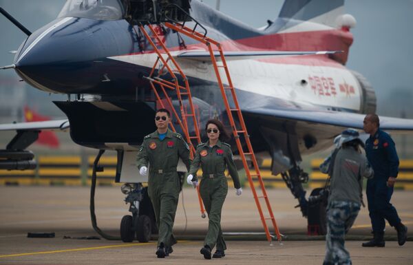 Flores del cielo: mujeres pilotos de cazas - Sputnik Mundo